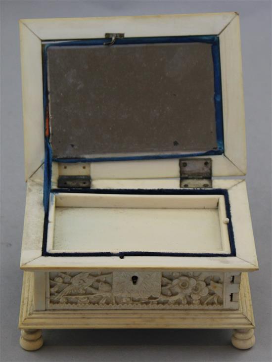 A Chinese ivory casket, late 19th century, 13.3cm